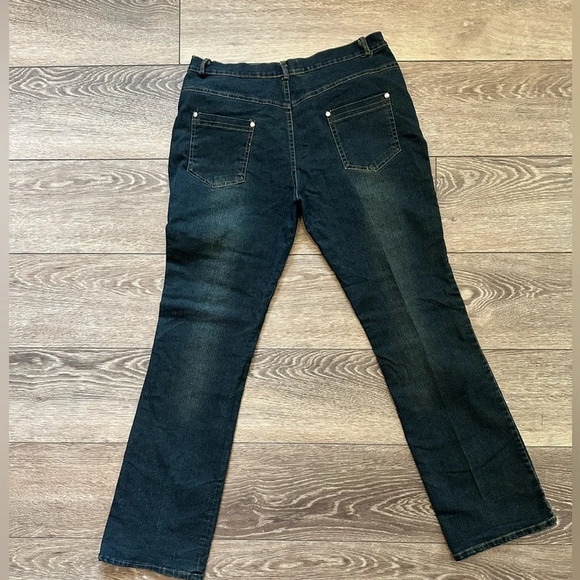 Venus Boot Leg Jeans SZ 36 Dark Wash Long Floral Embroidery Pattern EUC - Picture 6 of 8